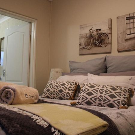 80 On Benade Apartman Bloemfontein Kültér fotó