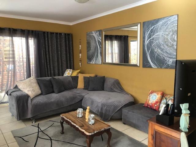 80 On Benade Apartman Bloemfontein Kültér fotó