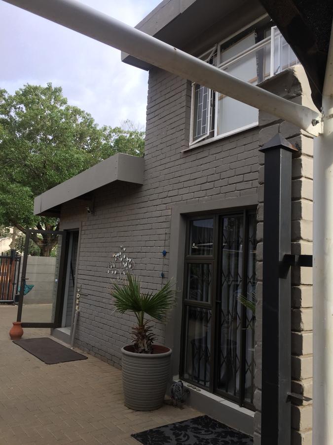 80 On Benade Apartman Bloemfontein Kültér fotó